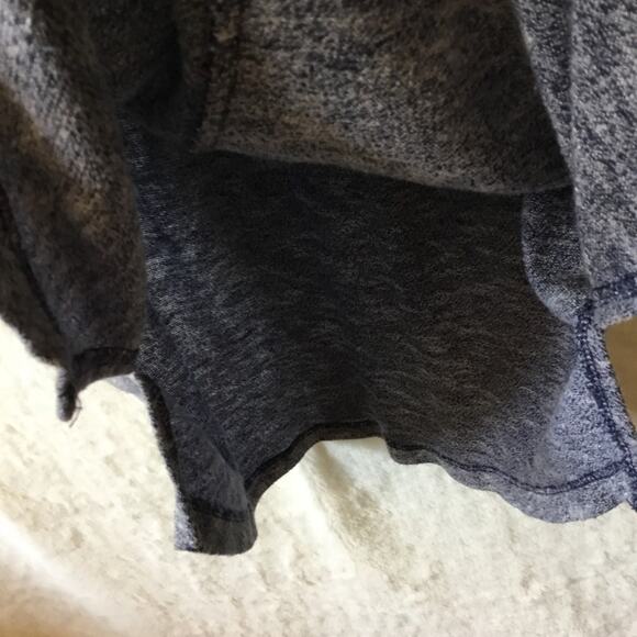 Lou & Grey Gray V-Neck Short Sleeve Top - Picture 9 of 9